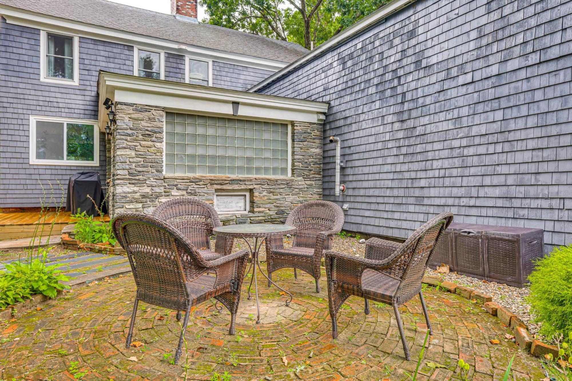 Quintessential New England Home With Patio And Grill! Putnam Zewnętrze zdjęcie