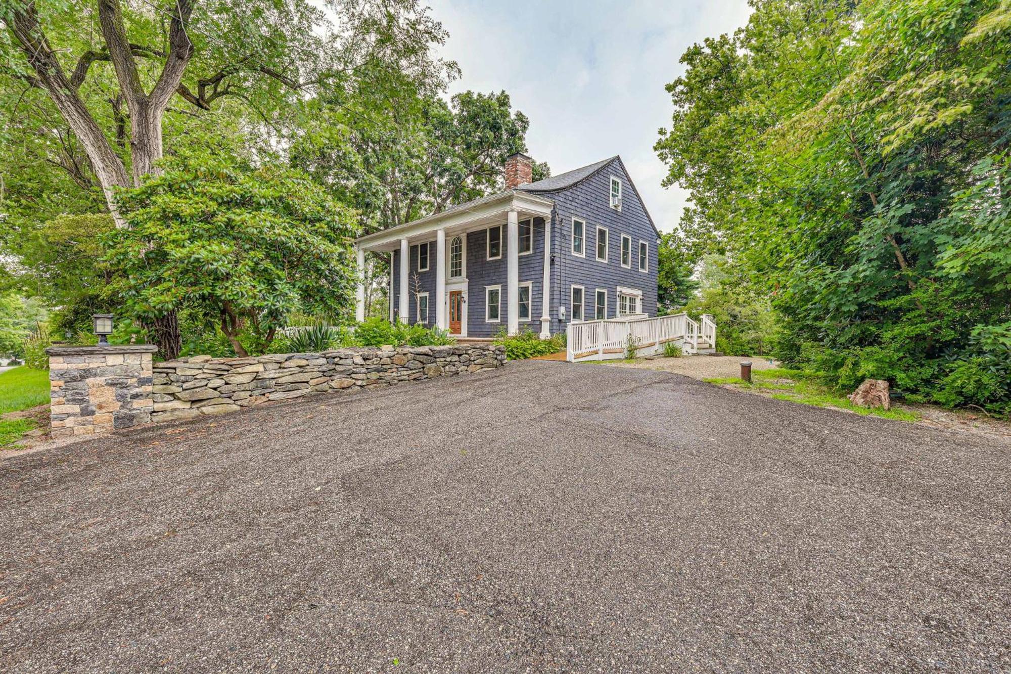 Quintessential New England Home With Patio And Grill! Putnam Zewnętrze zdjęcie