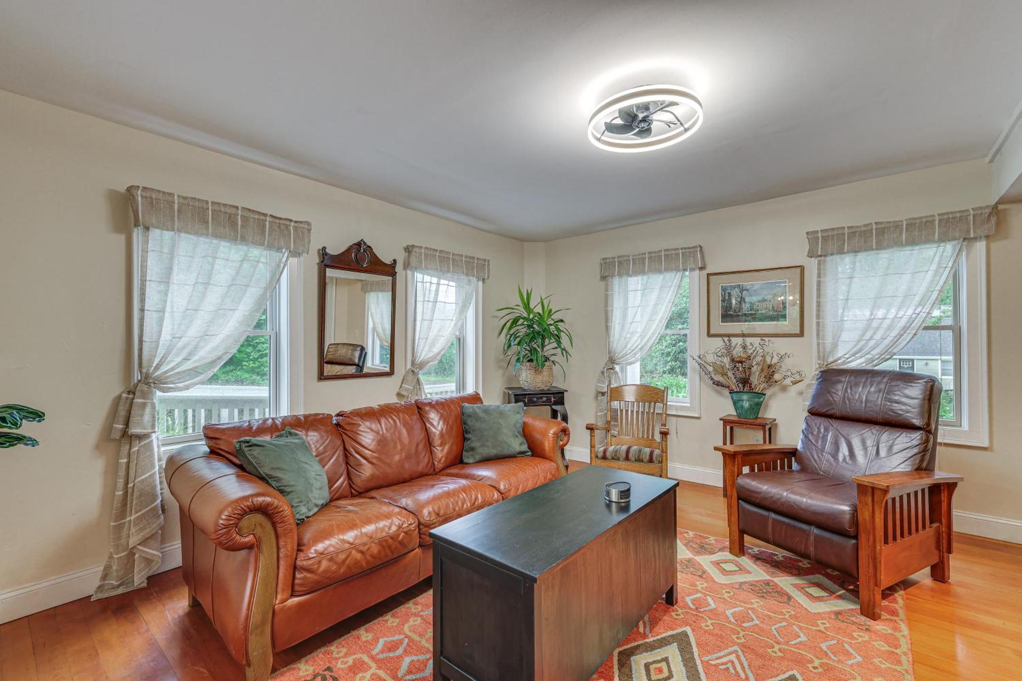 Quintessential New England Home With Patio And Grill! Putnam Zewnętrze zdjęcie